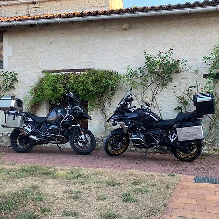مبيت وإفطار The Cool Lounge A Coulonges - Charente المظهر الخارجي الصورة