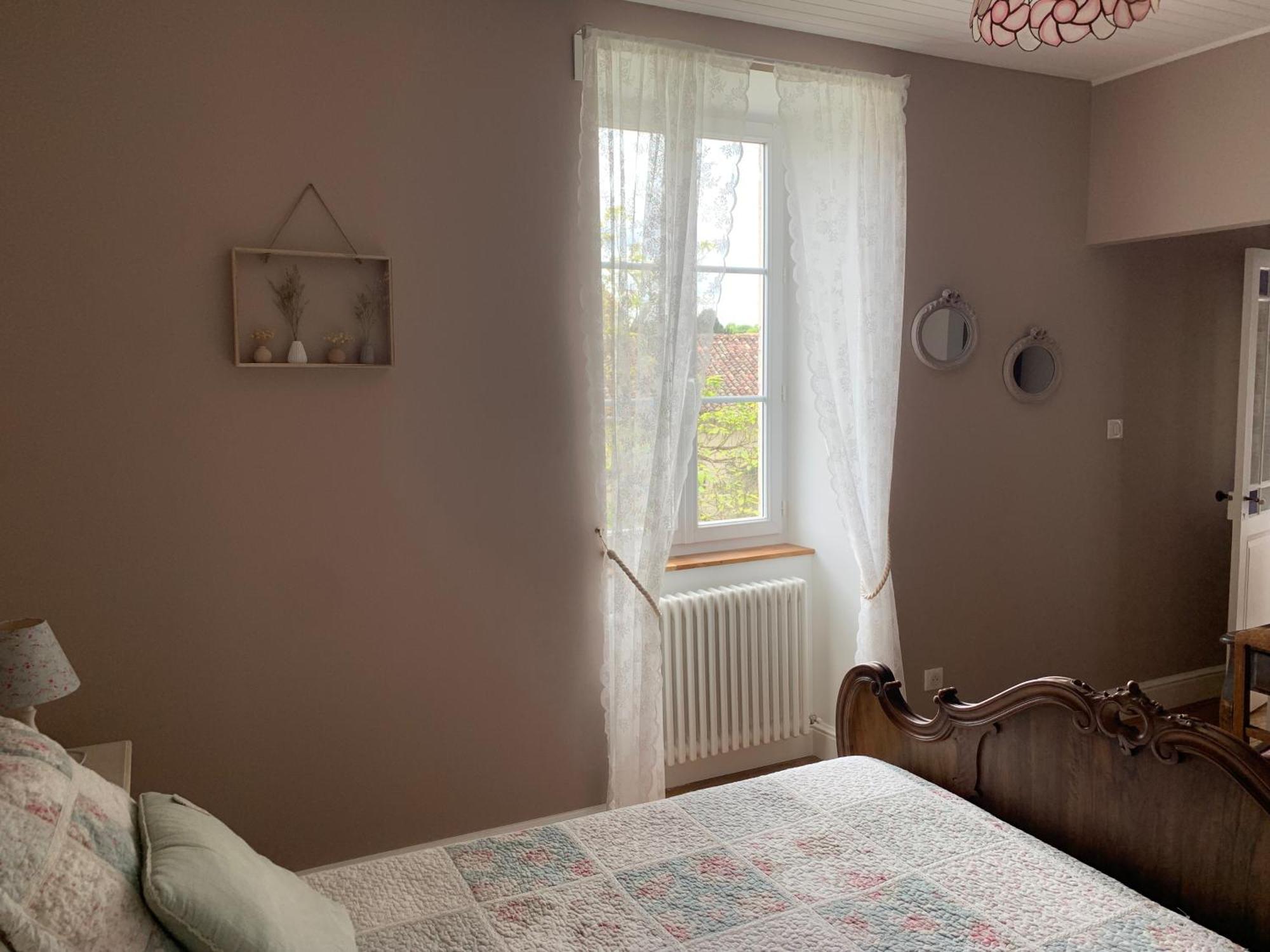 مبيت وإفطار The Cool Lounge A Coulonges - Charente المظهر الخارجي الصورة